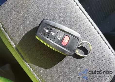 2022 Toyota Prius Prime Le z USA, uszkodzony, nr VIN JTDKAMFP4N3210995